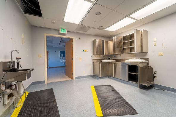 Veterans Affairs Outpatient Clinic: 351 Hartnell Ave, Redding, CA 96002